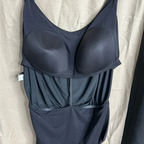 NWT Great Lengths Black One pc Swimsuit built in skirt Extra Length Plus size 22 - Picture 7 of 13